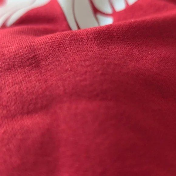 Daisy Graphic Women's Top Red - Picture 5 of 5